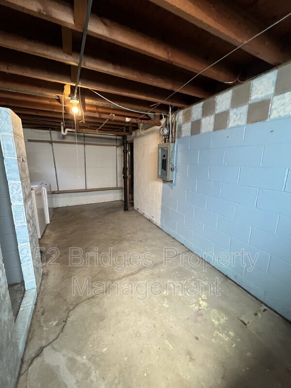 Building Photo - 3122 Shawnee Ave