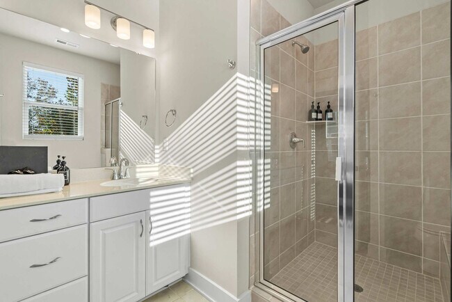 Building Photo - 3023 Jolene Ct