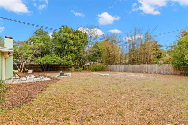 Building Photo - 809 S Duncan Ave