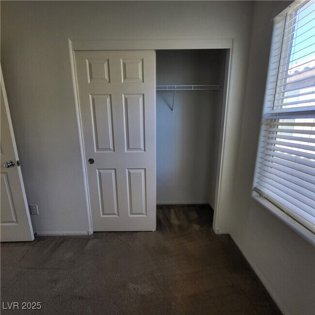 Building Photo - 9282 Keystone Ridge Ave