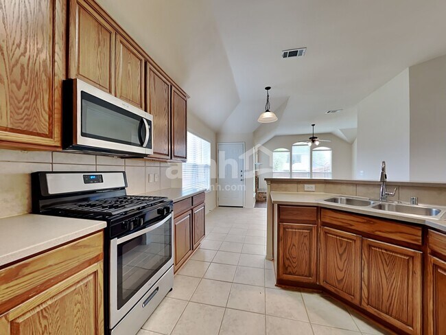 Building Photo - 1356 Napa Dr