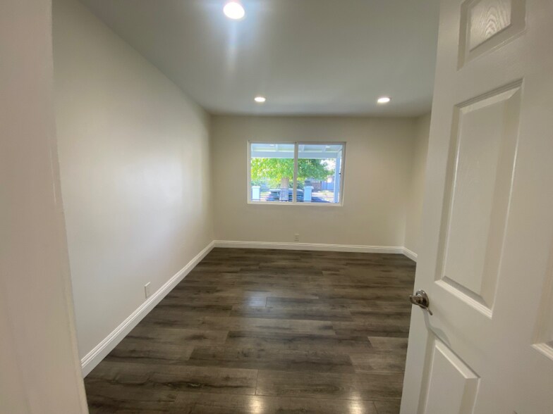 Building Photo - 6644 Atoll Ave