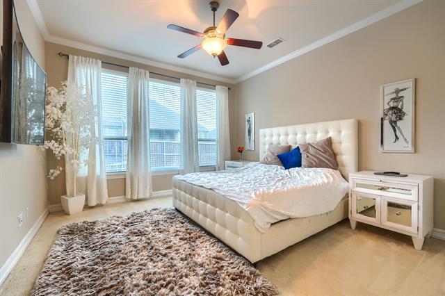 Building Photo - 949 Byron St