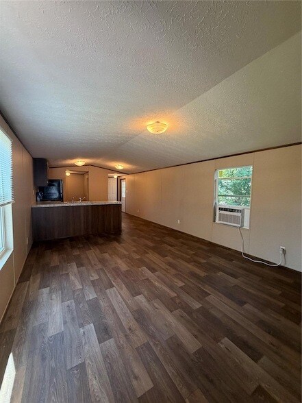 Building Photo - 272 Plum St