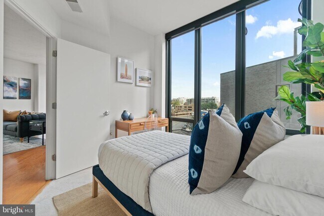 Building Photo - 2120 Vermont Ave NW