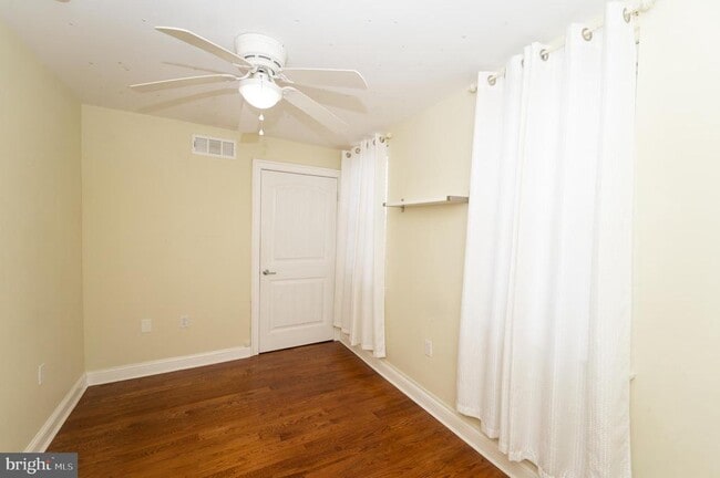 Building Photo - 703 Annin St