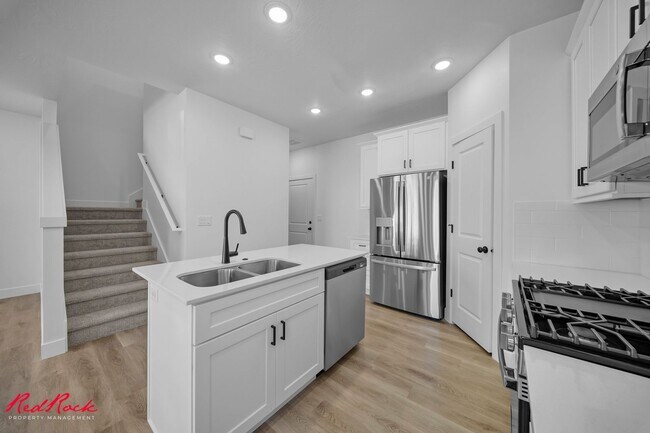 Building Photo - Brand New 3 Bedroom Townhome