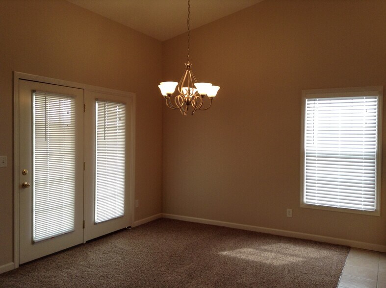 Building Photo - 756 Ginger Ridge Dr