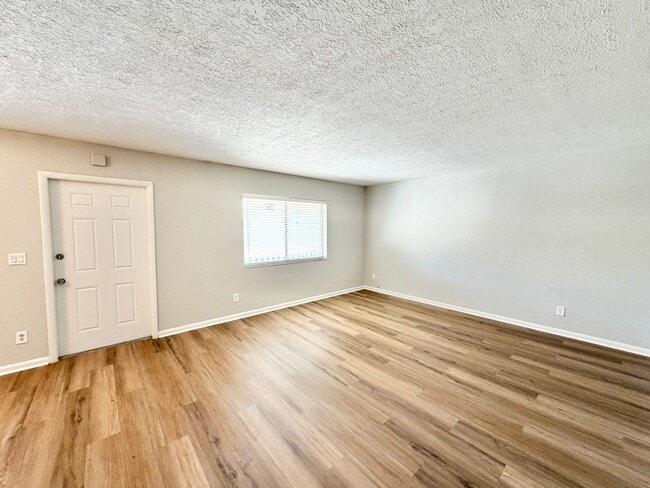 Building Photo - ** ABACO BAY ** 2 BED / 2 BATH CONDO - BAY...