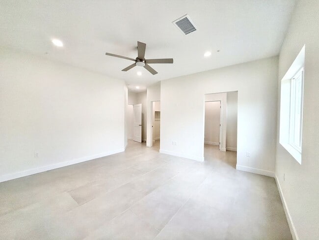 Building Photo - AVAILABLE NOW!! Beautiful 4 Bedroom 3 Bathroom Home in Cathedral City