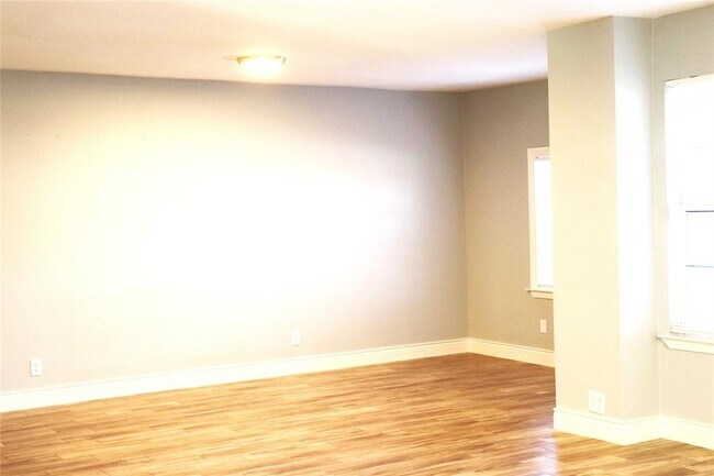 Building Photo - 606 Mildred Ave