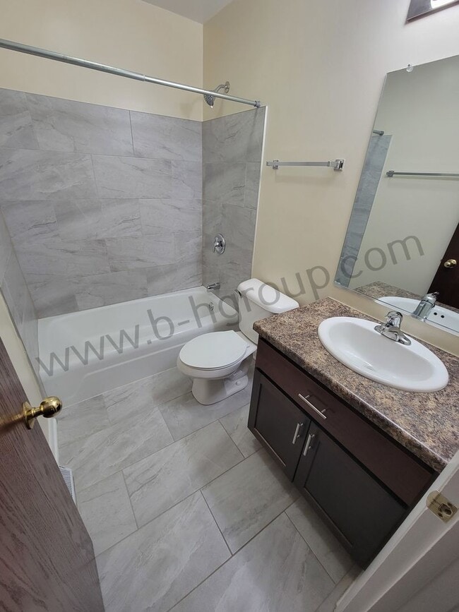 Building Photo - 4705 42nd Ave