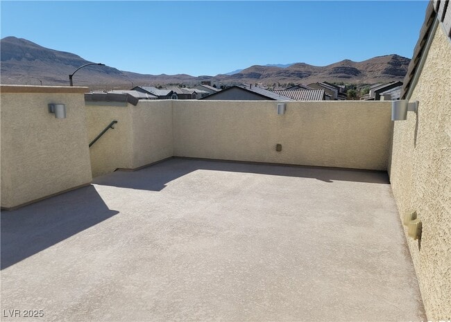 Building Photo - 10465 Saddle Mountain St