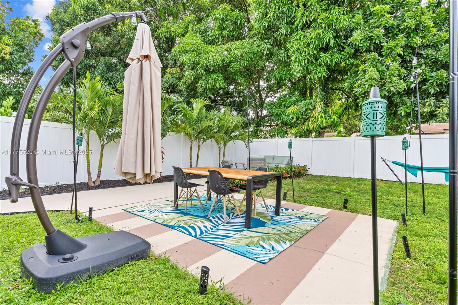 Building Photo - 4775 Collins Ave