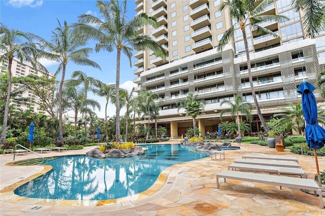 Building Photo - 1551 Ala Wai Blvd