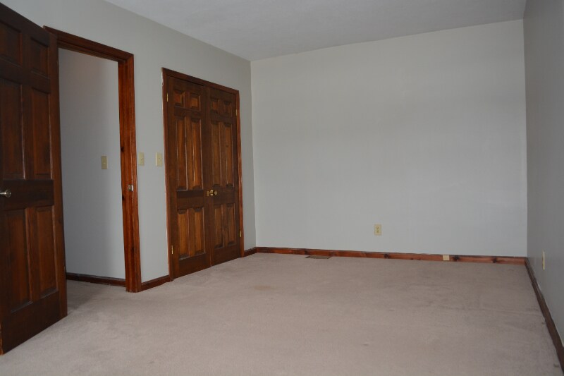 Building Photo - 105 Sunray Terrace