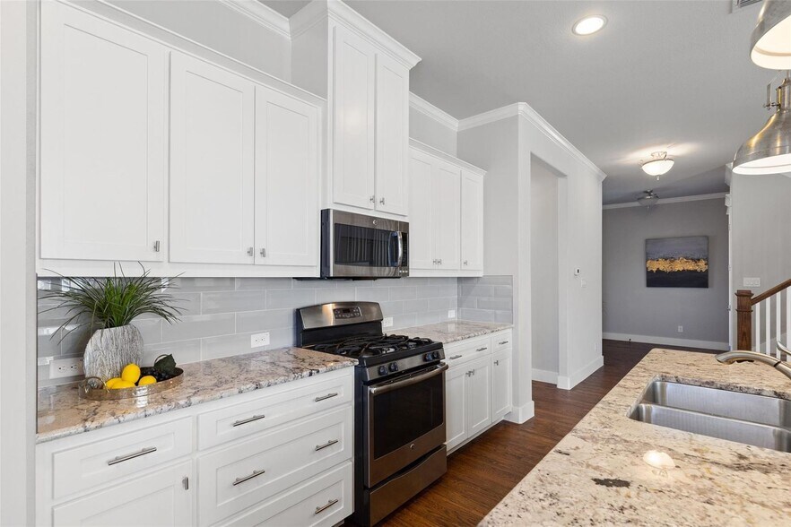Building Photo - 406 Hearth Terrace