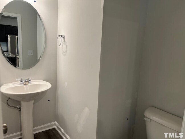 Building Photo - 212 Hiking Hl Ln