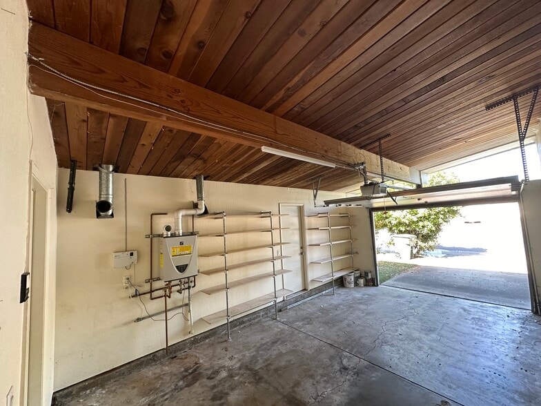 Building Photo - 834 Miller Ave