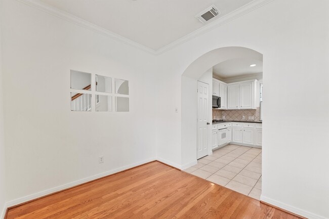 Building Photo - 1433 Oneil St