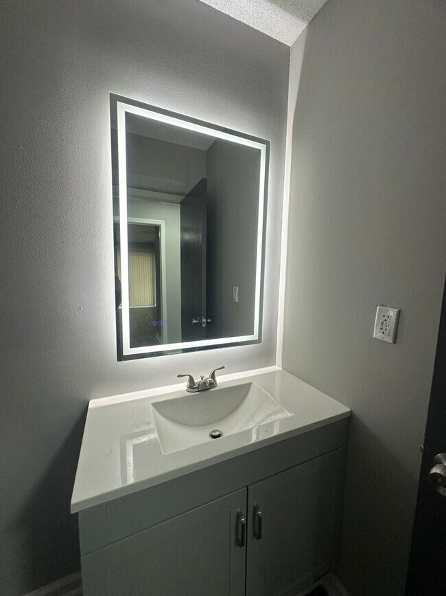 Building Photo - Discover Your Perfect Home at Bellagio Nor...