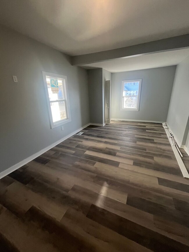 Building Photo - Gorgeous renovated 4 bedroom house!