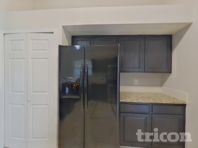 Building Photo - 8115 Mactavish Way E