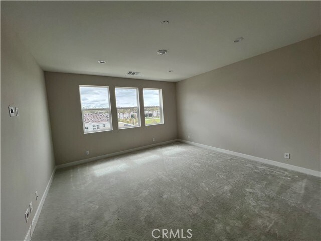 Building Photo - 110 Pin