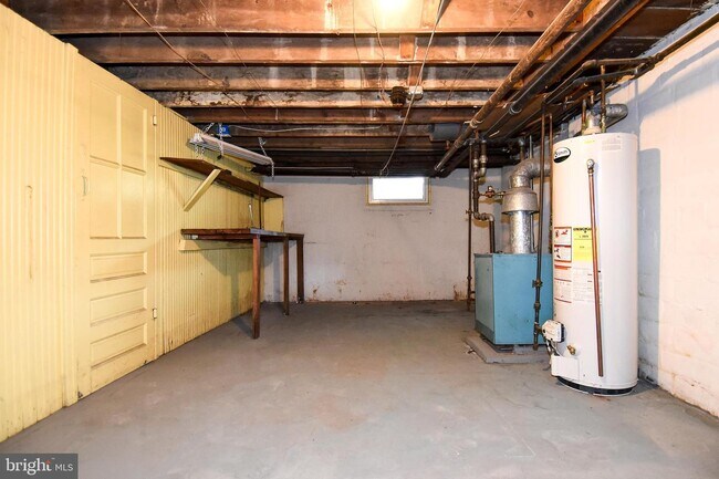 Building Photo - 633 24th St S