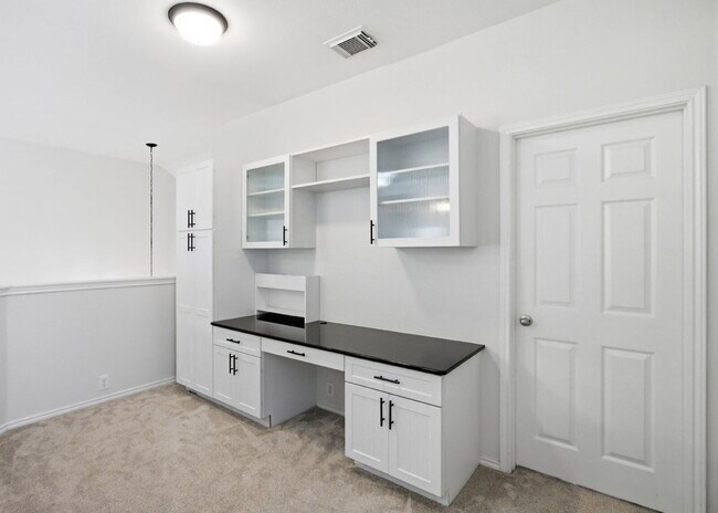 Building Photo - Gated Schertz Home with Loft, Greenbelt and Community Pool!