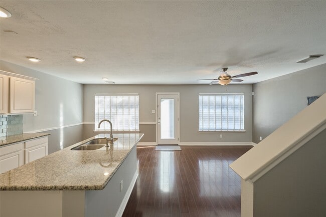 Building Photo - 39 N Walden Elms Cir