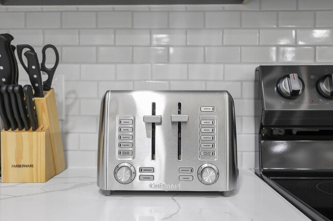 Building Photo - 5912 36th Ave