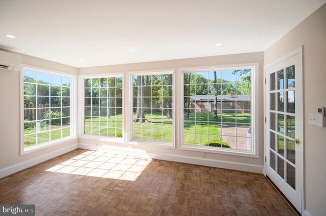 Building Photo - 1732 Beverly Dr