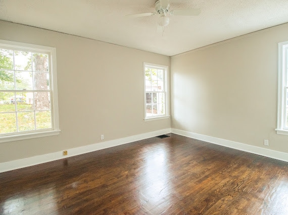Building Photo - 1632 43rd Pl