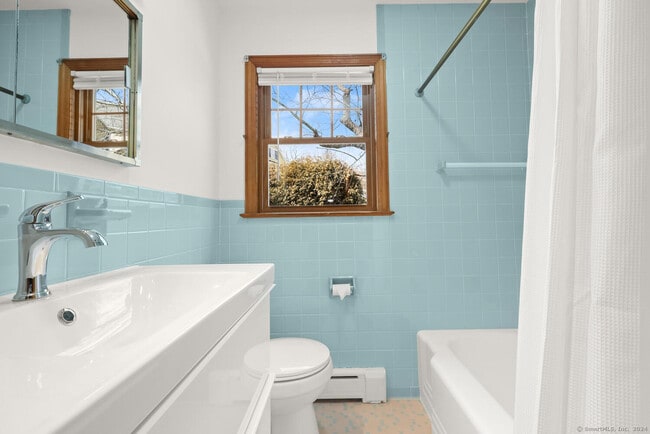 Building Photo - 5 Saviano Ln