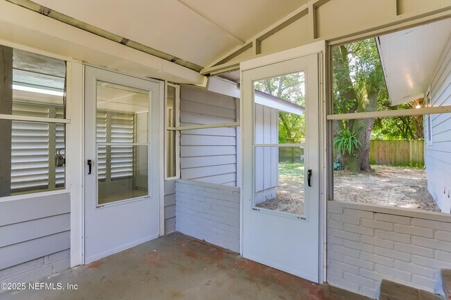 Building Photo - 6348 Fabian Dr