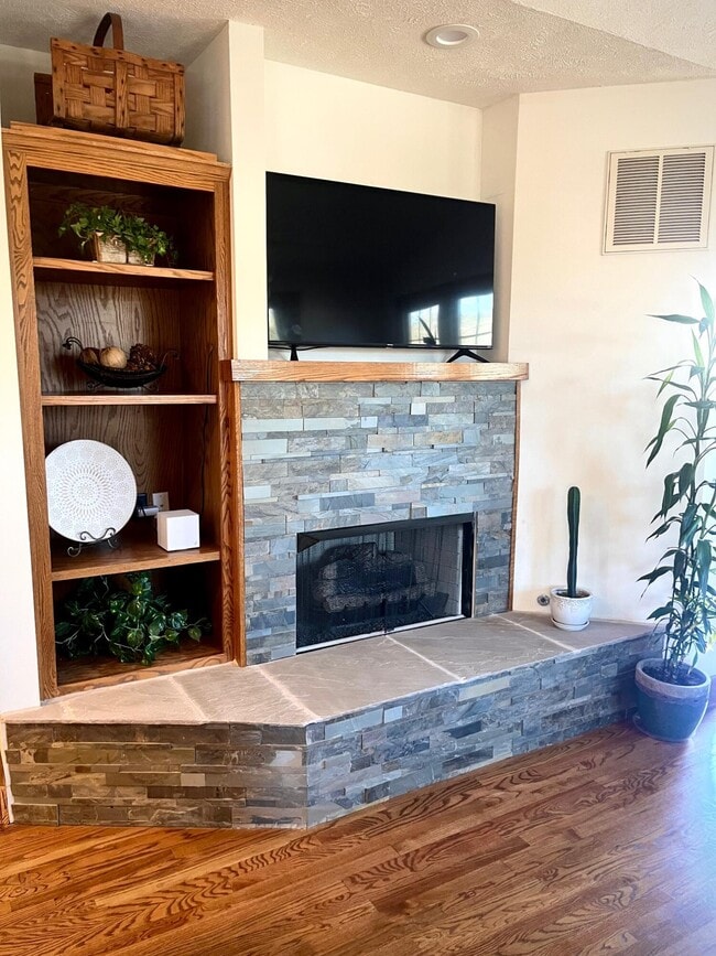 Building Photo - 38 Bungalow Village Way