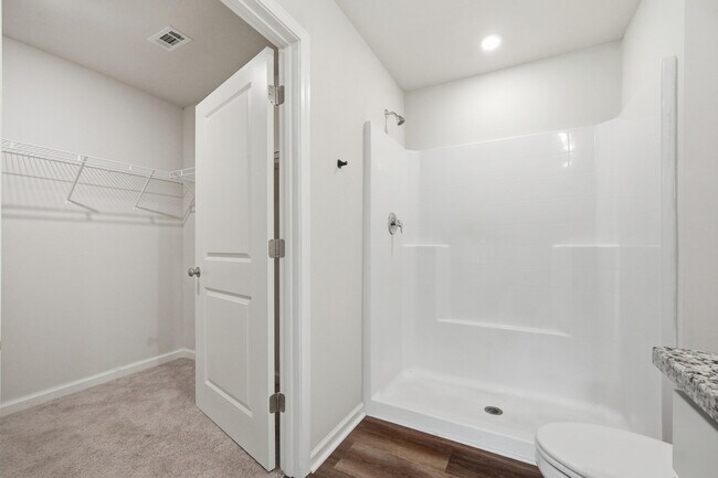Building Photo - 136 Pfitzer Ct