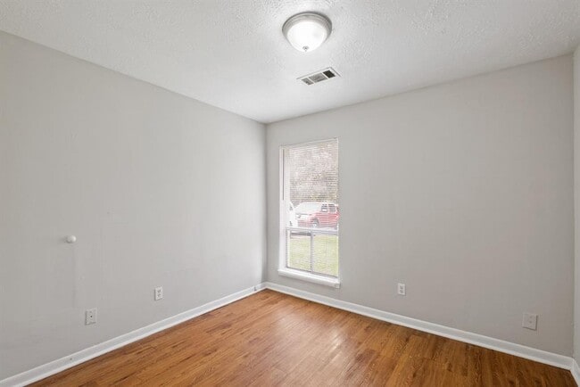 Building Photo - 5107 Selinsky Rd