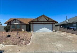 Building Photo - 533 Zuber Ave