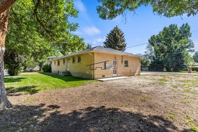 Building Photo - 2151 N 5700 E