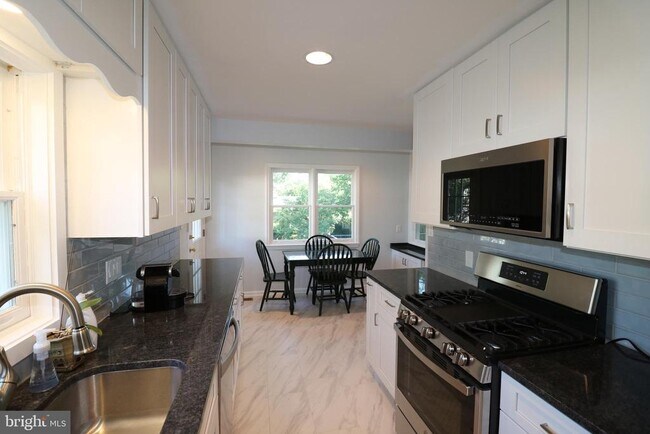 Building Photo - 6113 Dunleer Ct