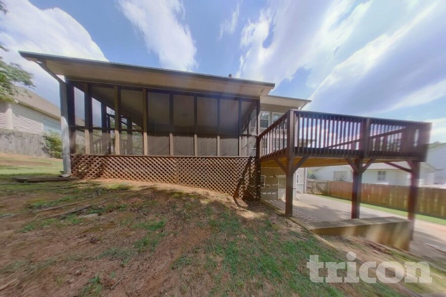 Building Photo - 9747 Whitetail Rd