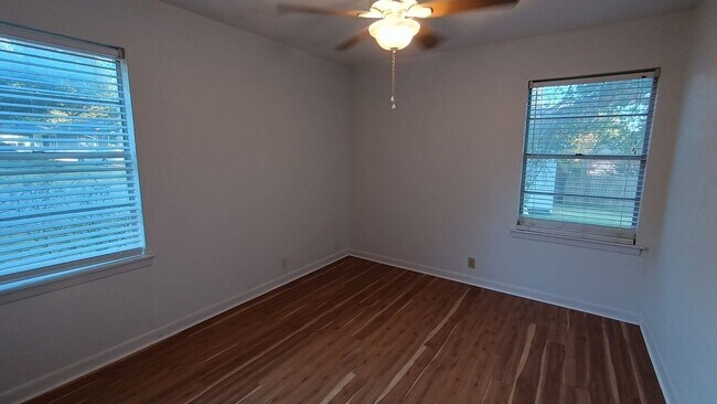 Building Photo - Charming 3BR House in Sherman