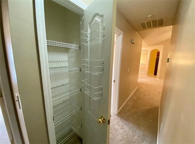 Building Photo - 664 Rosewood Cir