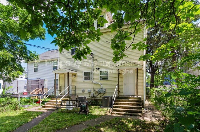 Building Photo - 483 S Champion Ave