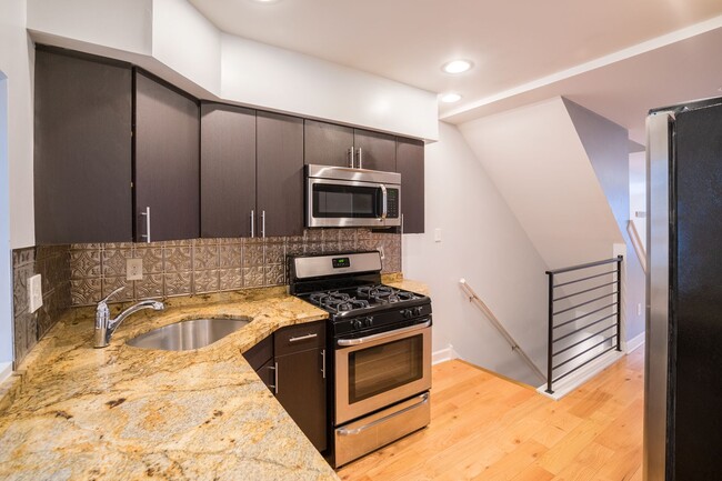 Building Photo - Contemporary Three Bedroom Home in Point Breeze