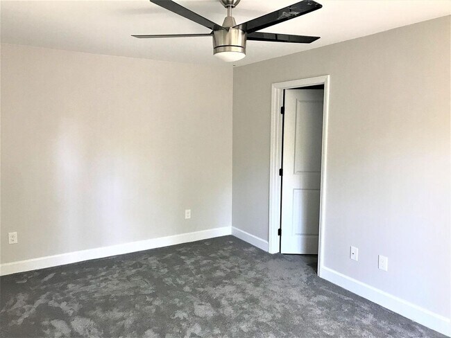 Building Photo - Room for Rent in 3 Bedroom Home at Webster St