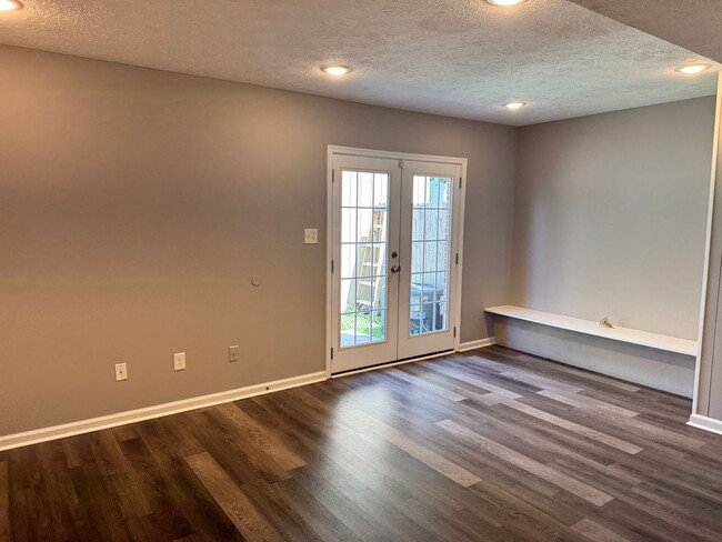 Building Photo - 306 Circuit Ln