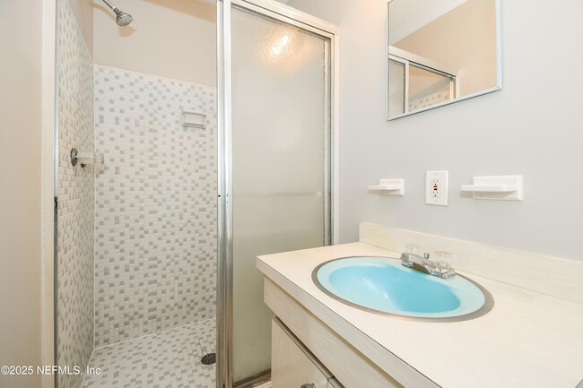 Building Photo - 5822 Jaguar Dr W